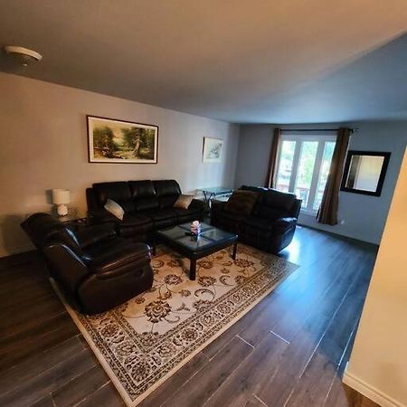 Entire 3 Bedroom House In Elliot Lake Exterior photo