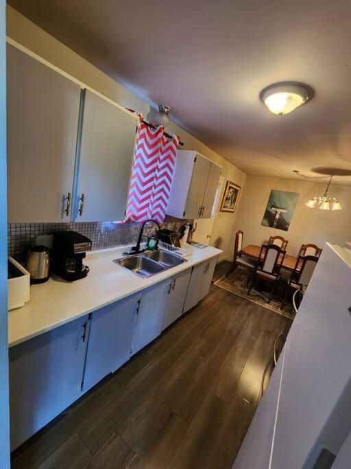 Entire 3 Bedroom House In Elliot Lake Exterior photo