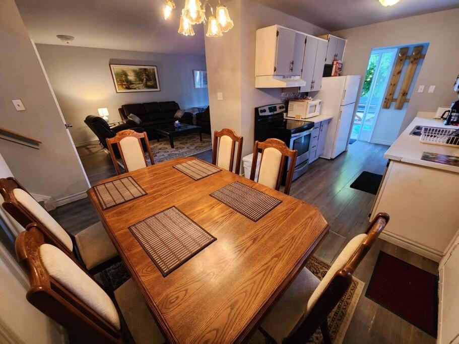 Entire 3 Bedroom House In Elliot Lake Exterior photo